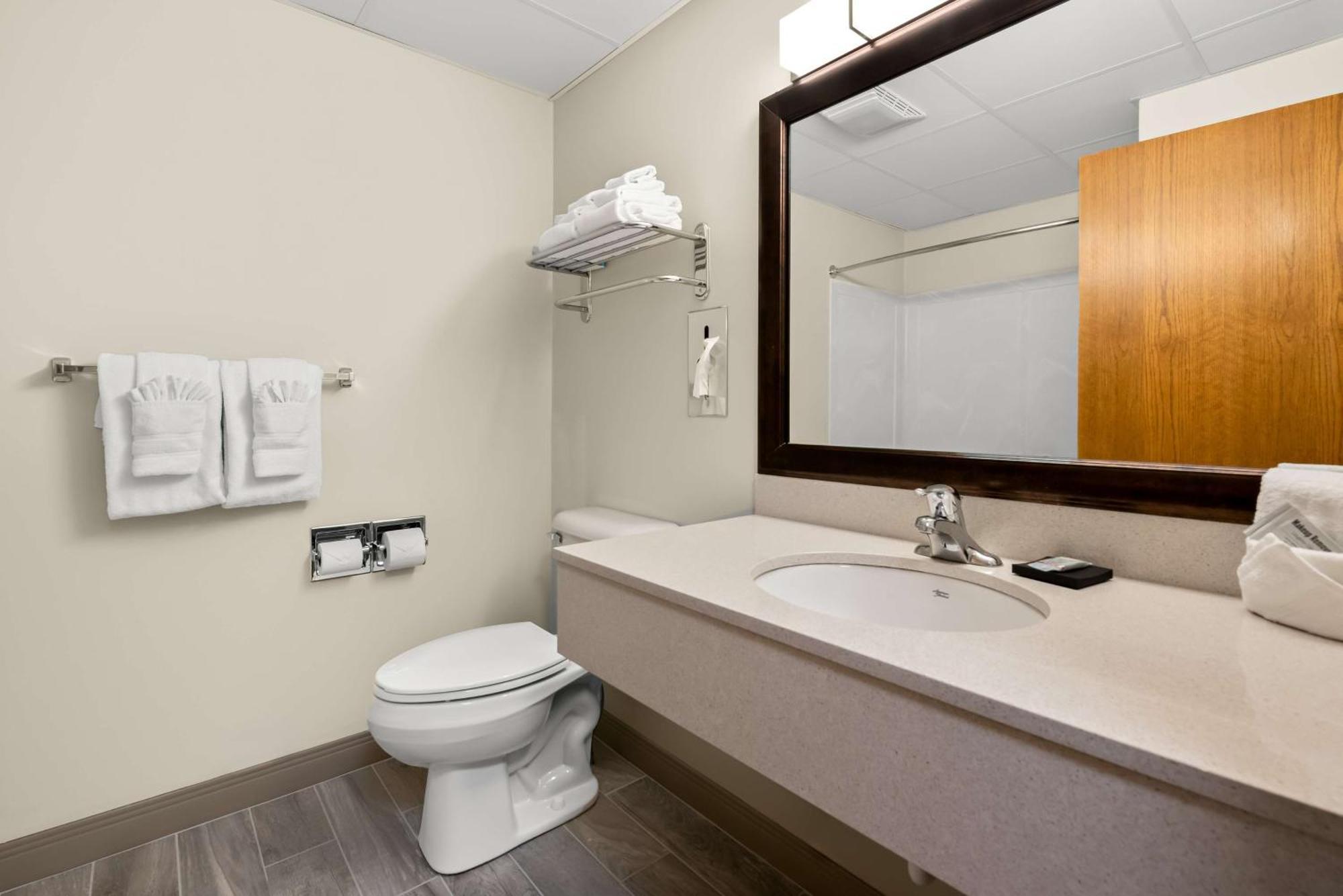 Best Western Inn Rice Lake Dış mekan fotoğraf