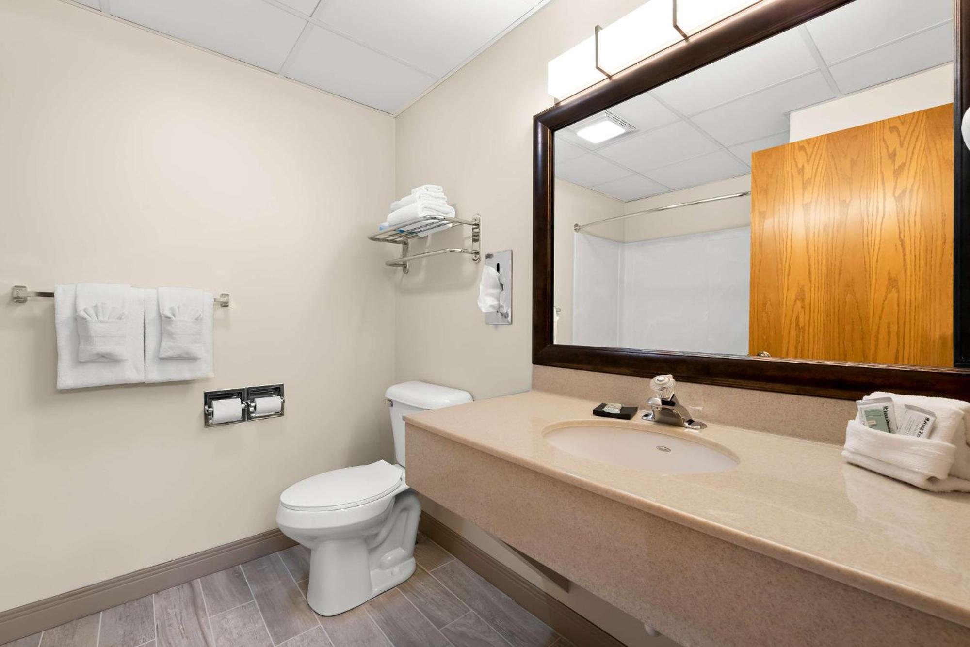 Best Western Inn Rice Lake Dış mekan fotoğraf